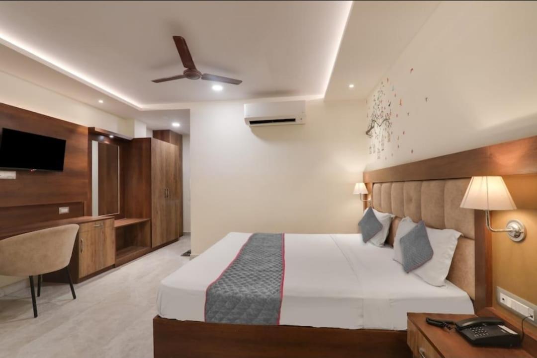 Hotel Heaven Grand Lucknow